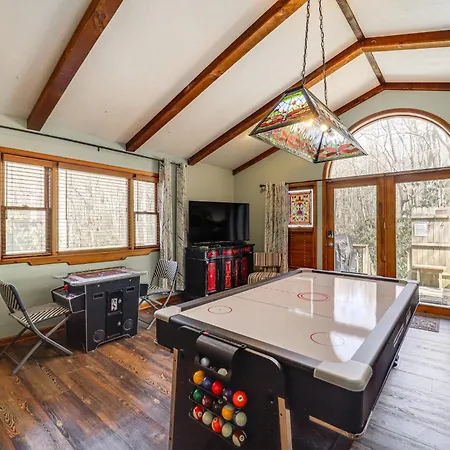 Private Blue Ridge Retreat Hot Tub And Pool Table! Villa